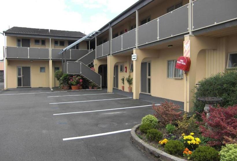 מוטל 299 On Devon West