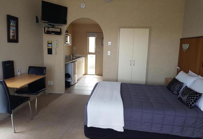 מוטל 299 On Devon West