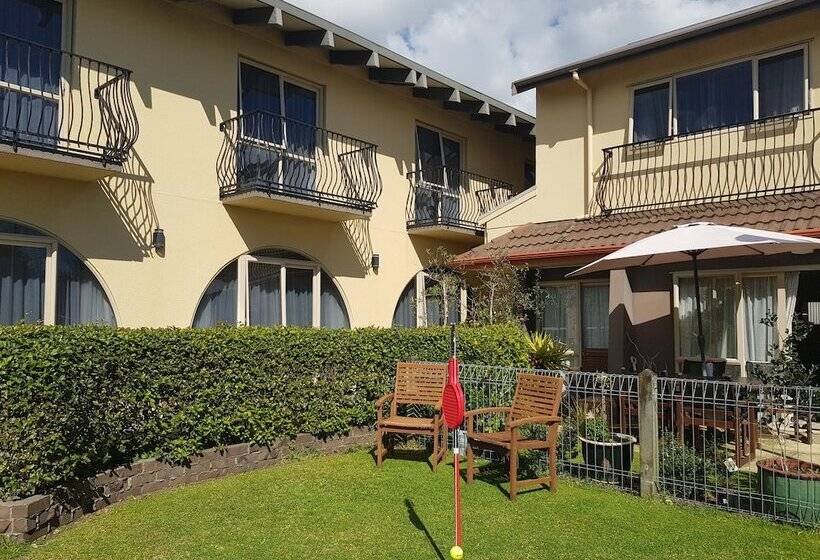 مُتل 299 On Devon West