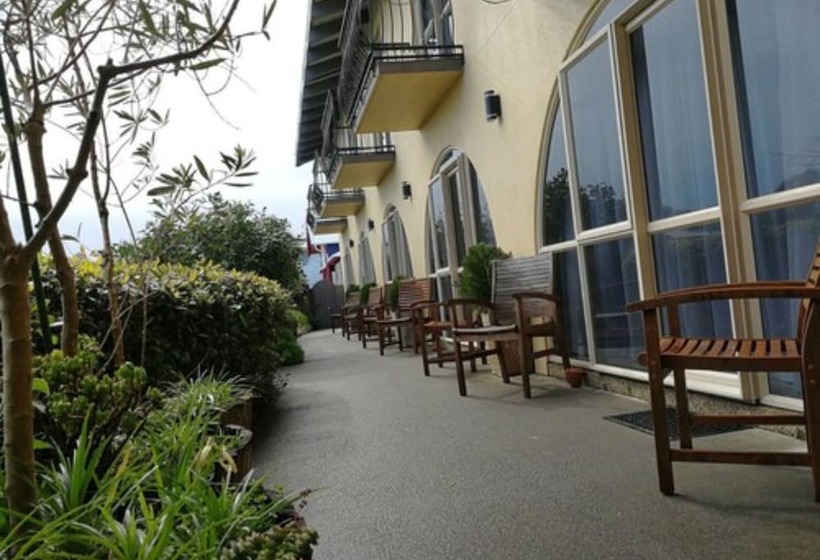 מוטל 299 On Devon West