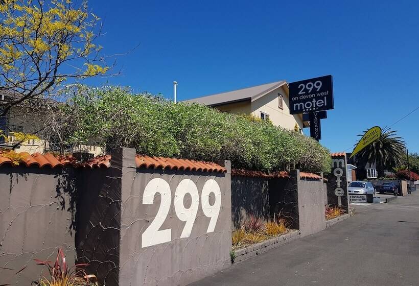 مُتل 299 On Devon West