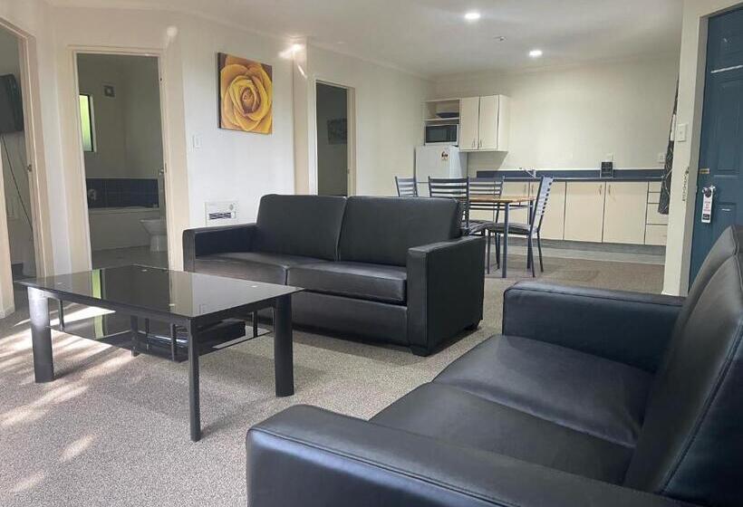 מוטל Bassingers Motor Lodge