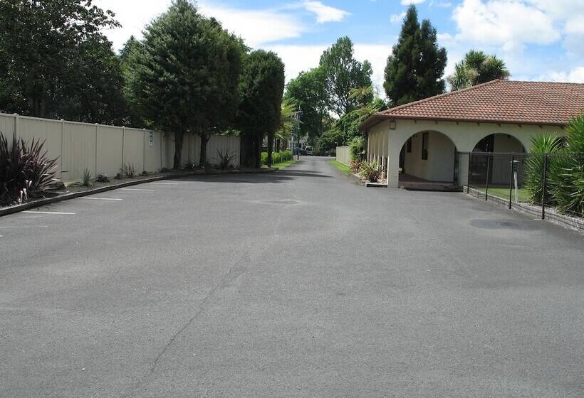 汽车旅馆  Captains Quarters Motor Inn