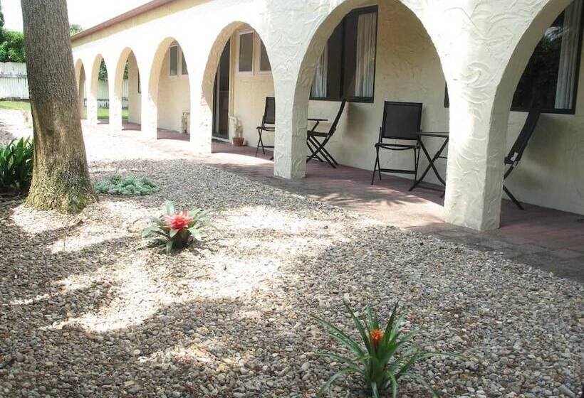 汽车旅馆  Captains Quarters Motor Inn