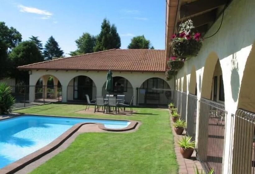 汽车旅馆  Captains Quarters Motor Inn