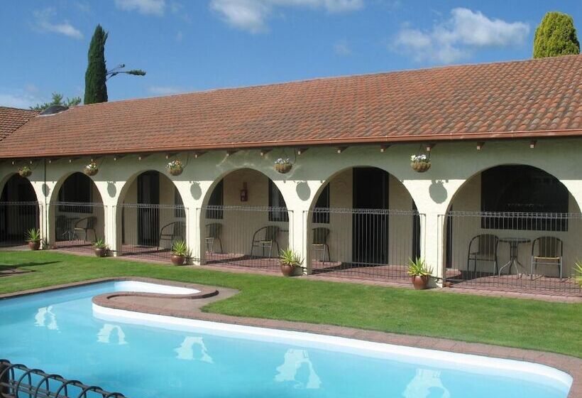 汽车旅馆  Captains Quarters Motor Inn