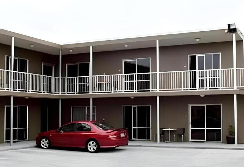 מוטל Hawera Central Motor Lodge