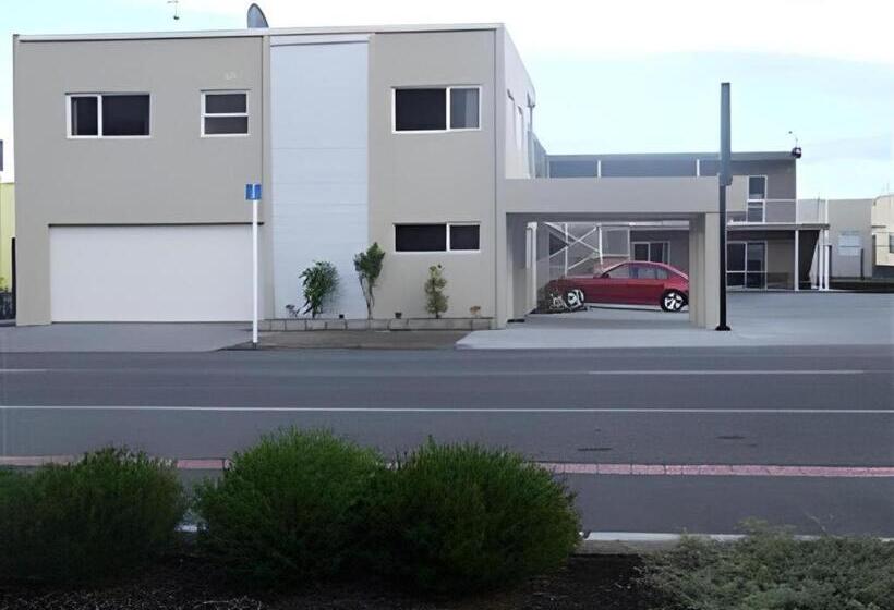 מוטל Hawera Central Motor Lodge