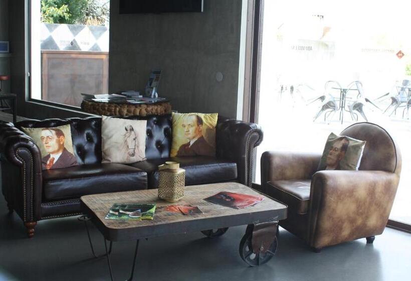 N1 Hostel Apartments And Suites