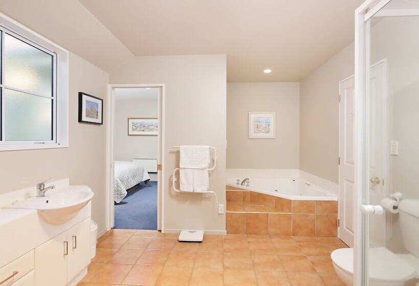 Olive House Bed And Breakfast