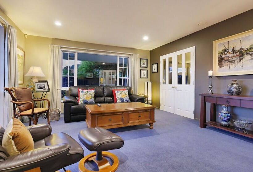 Olive House Bed And Breakfast