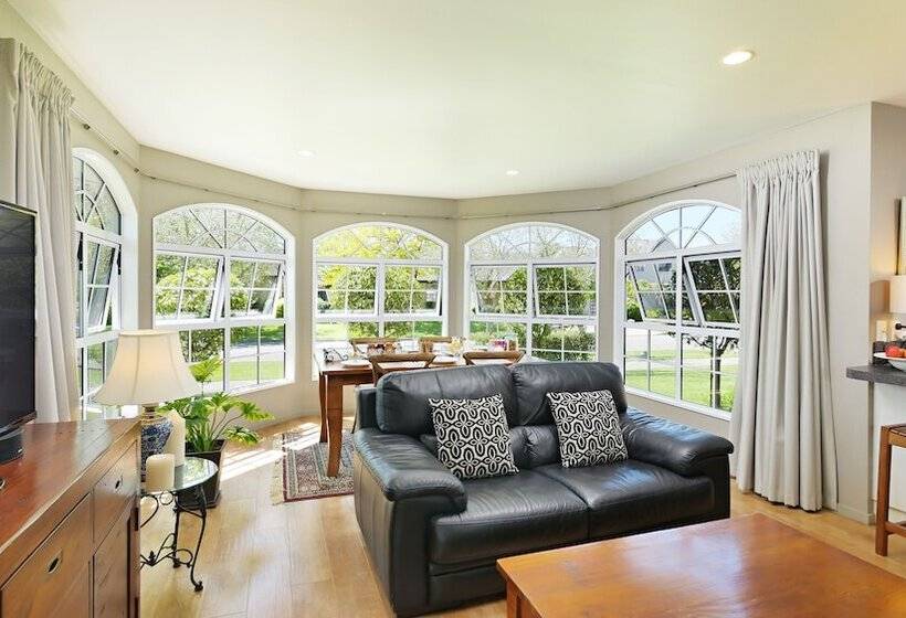 Olive House Bed And Breakfast