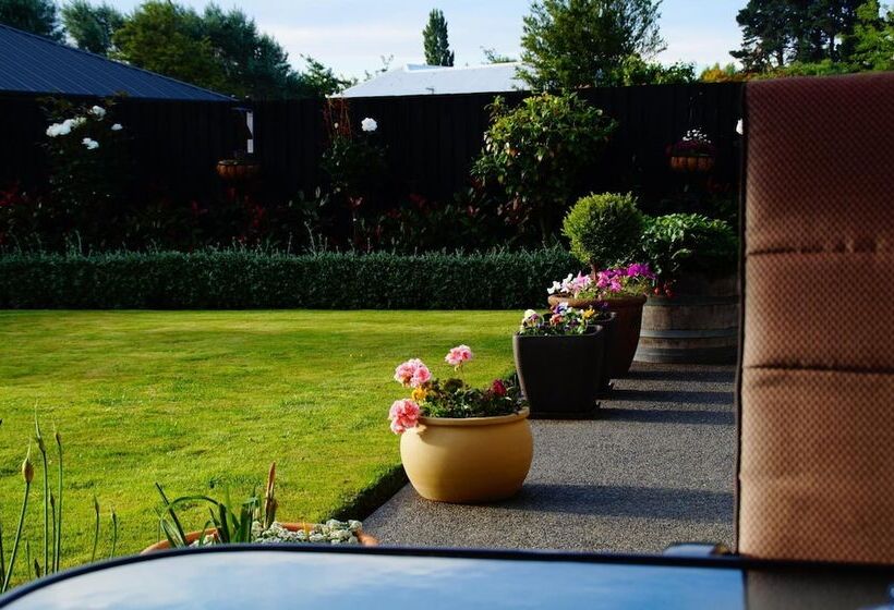 Olive House Bed And Breakfast