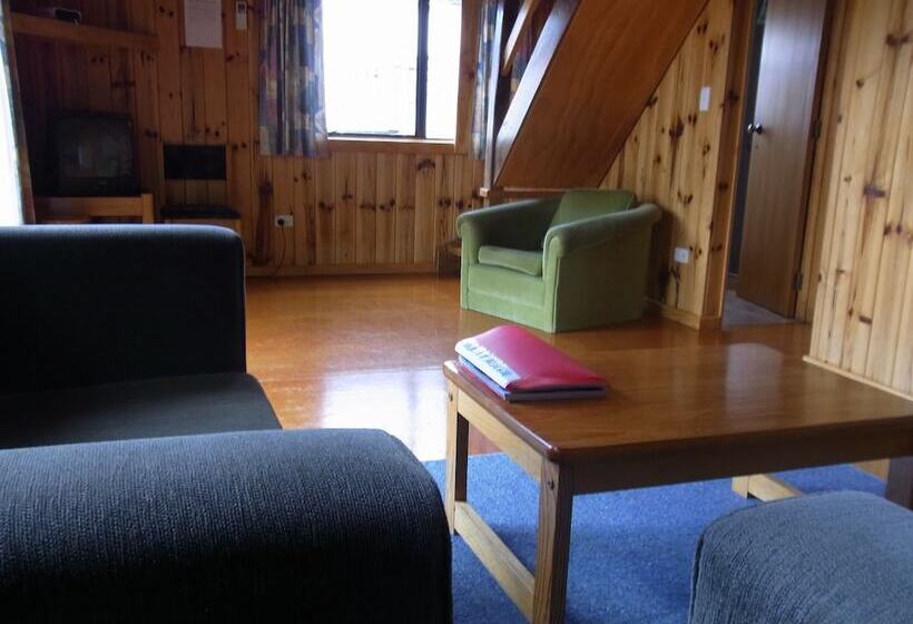 Ossies Motels And Chalets