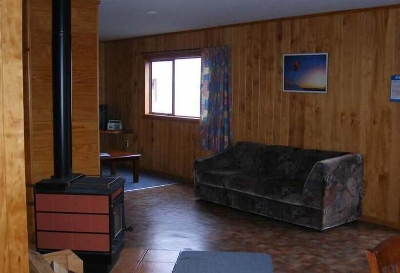 Ossies Motels And Chalets