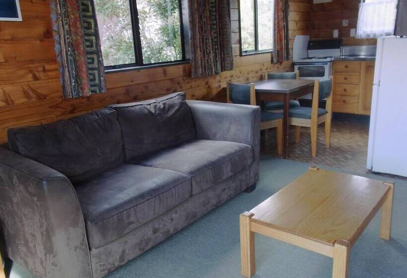 Ossies Motels And Chalets