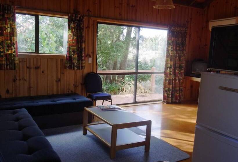 Ossies Motels And Chalets