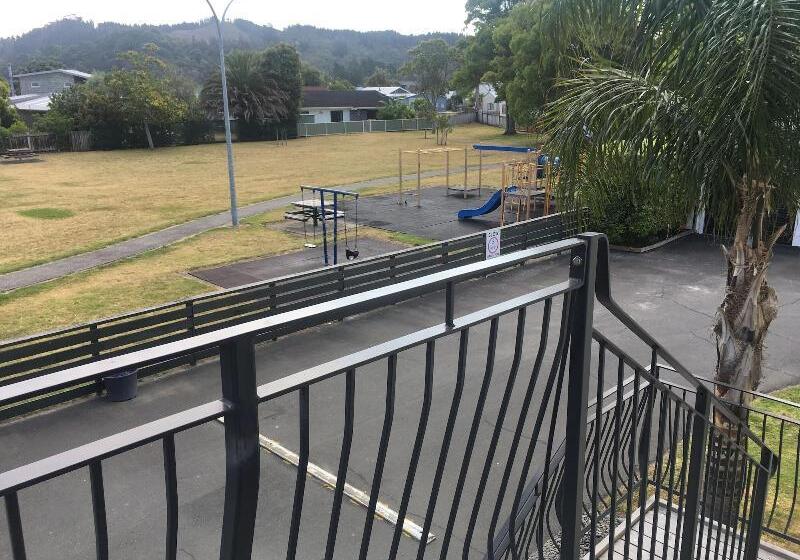 Palm Pacific Resort & Motel