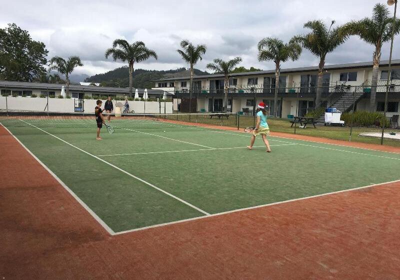 Palm Pacific Resort & Motel