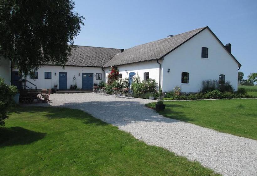 Rävåkra Bed & Breakfast