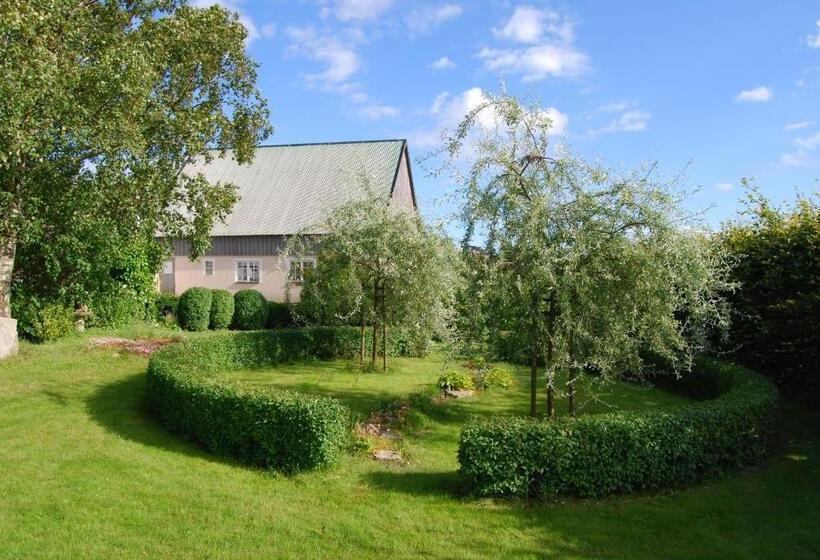 Södergårda östra Bed & Breakfast