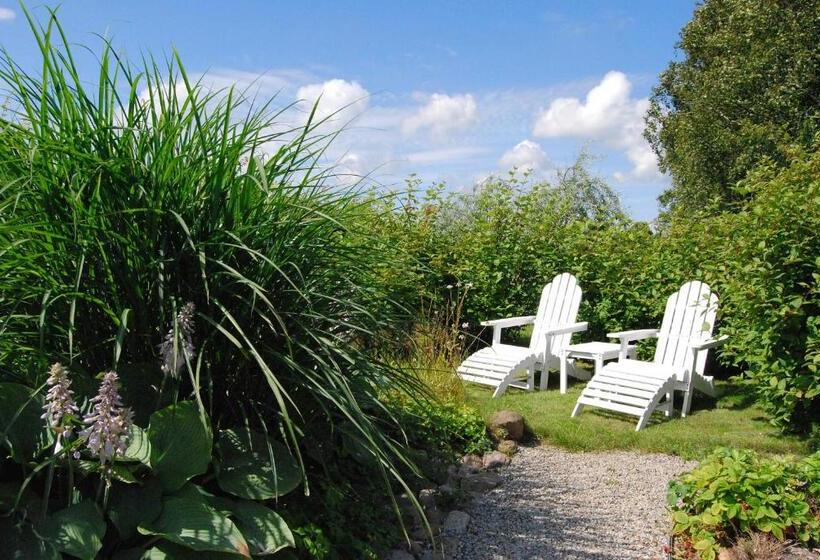 Södergårda östra Bed & Breakfast