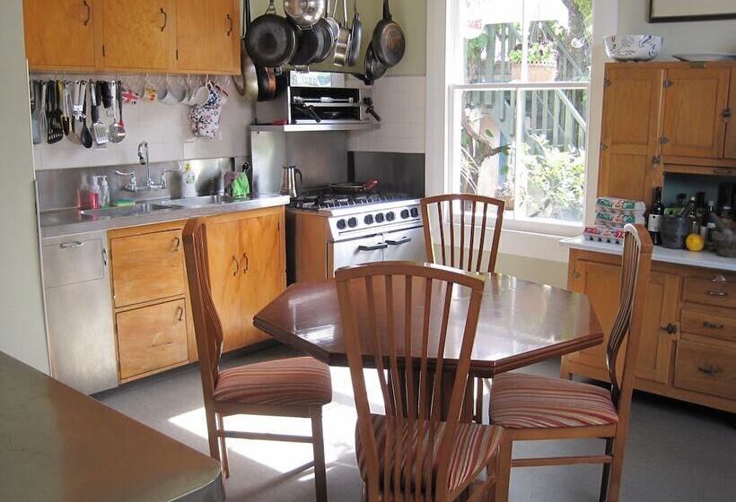 Shady Rest Bed & Breakfast