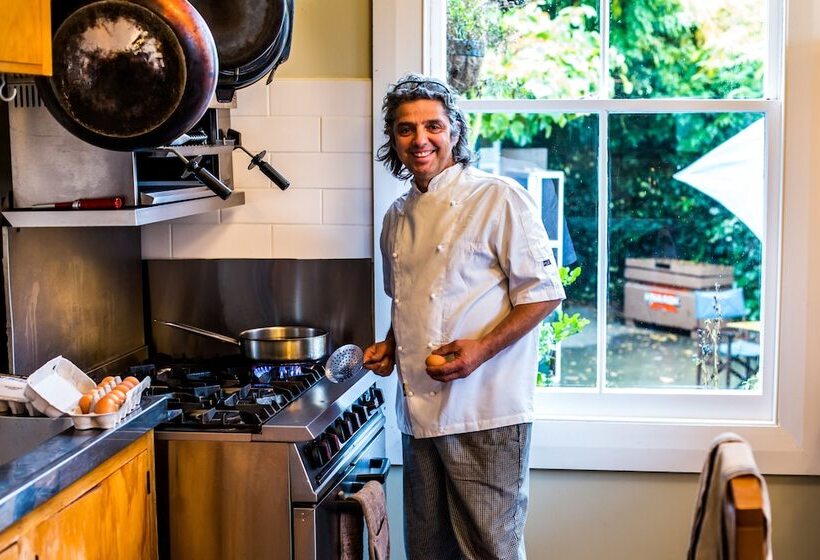 Shady Rest Bed & Breakfast