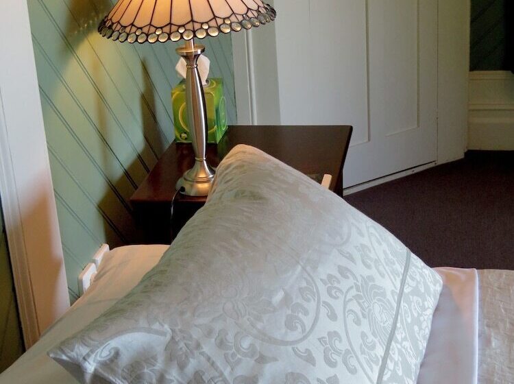 Shady Rest Bed & Breakfast