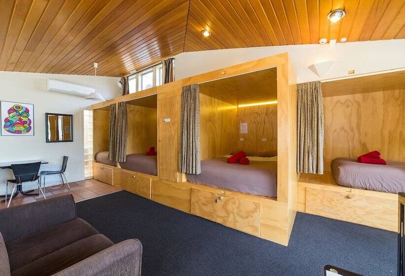 Tahuna Pod Hostel