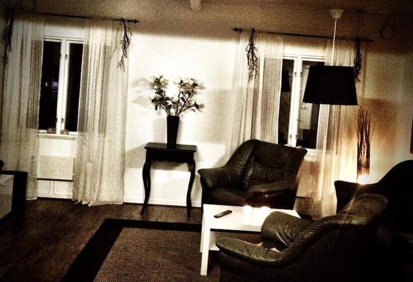 Stf Hostel Lärbro/grannen