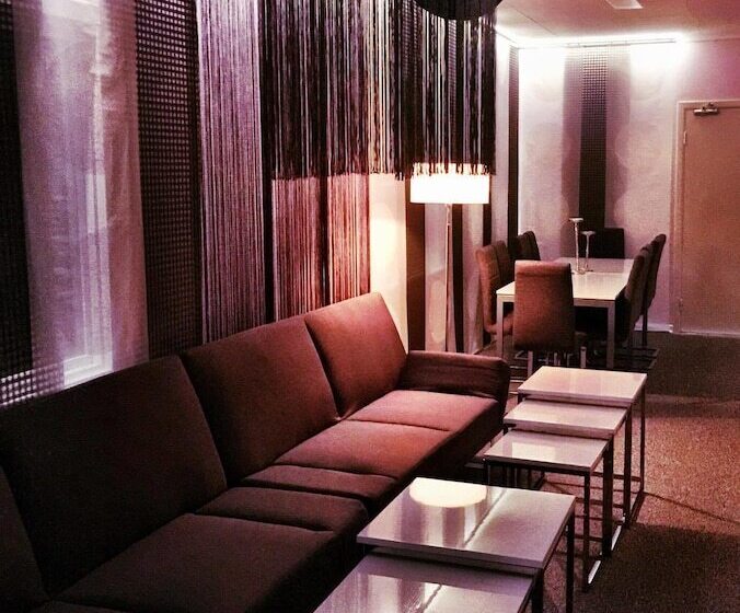 Stf Hostel Lärbro/grannen