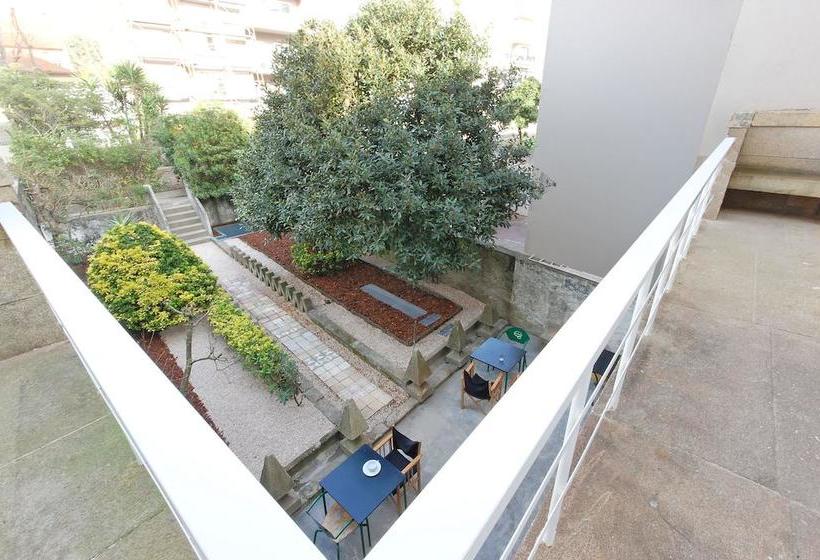 Surfivor Porto Surf Hostel