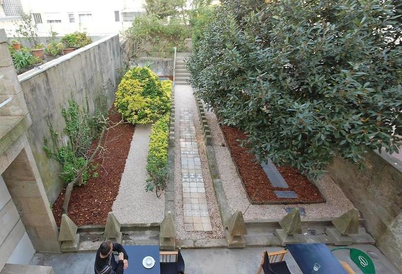 Surfivor Porto Surf Hostel