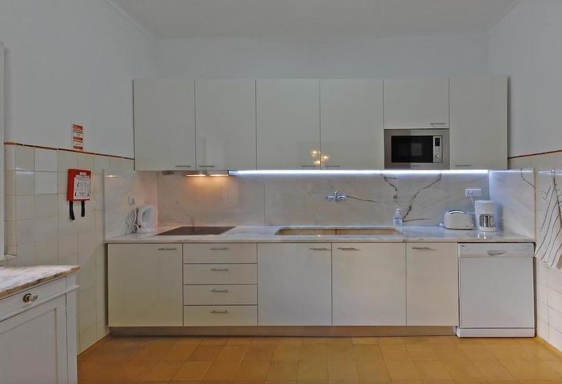 Surfivor Porto Surf Hostel