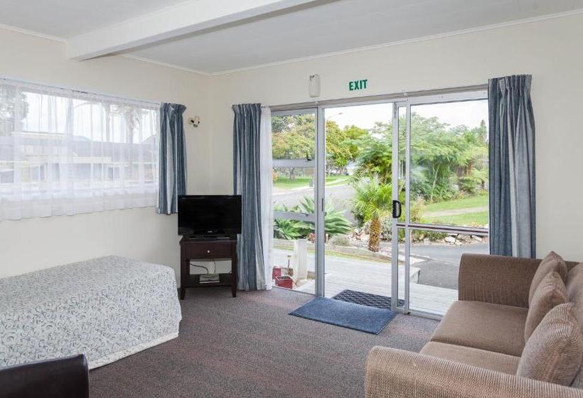 Tairua Shores Motel