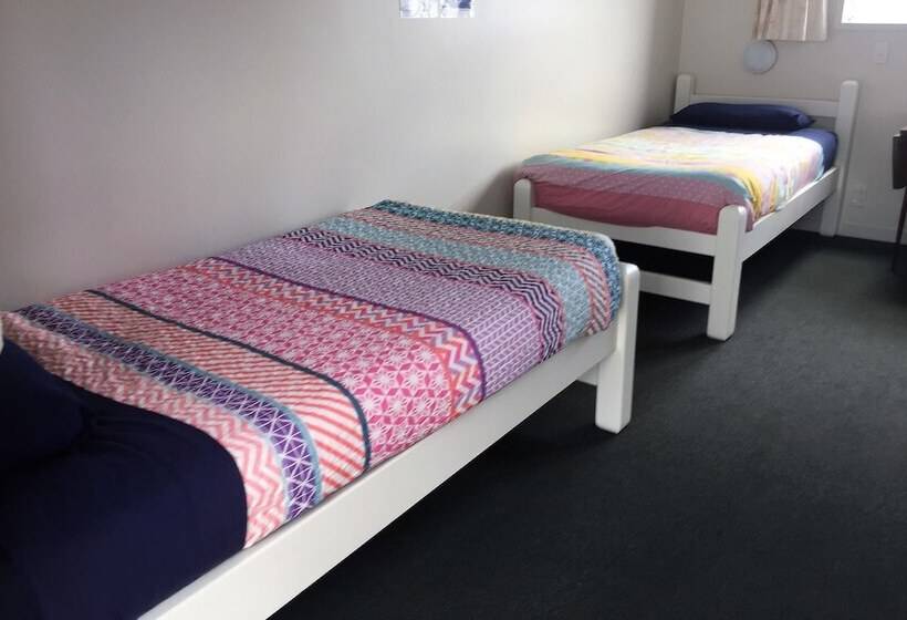 הוסטל Tripinn Motel & Share Accommodation