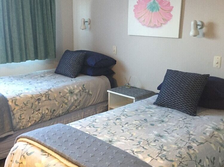 הוסטל Tripinn Motel & Share Accommodation