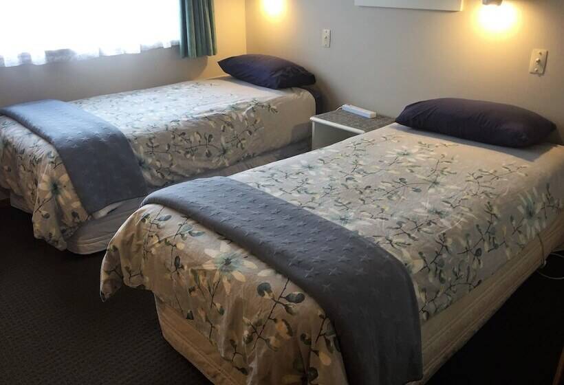 הוסטל Tripinn Motel & Share Accommodation