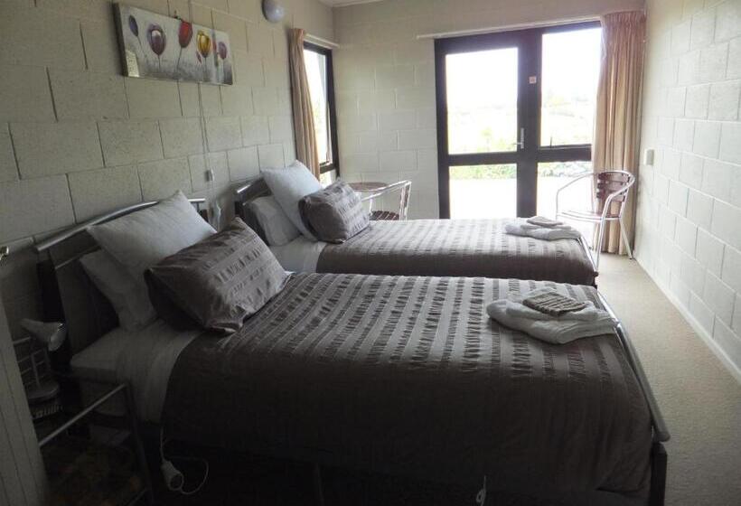 Waitomo Golfstays B&b