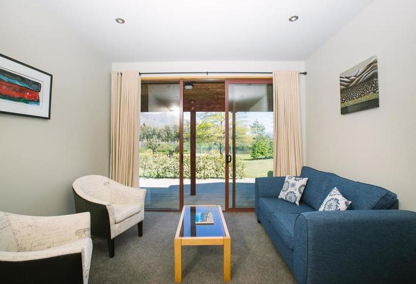 Wanaka Berry Farm And B&b