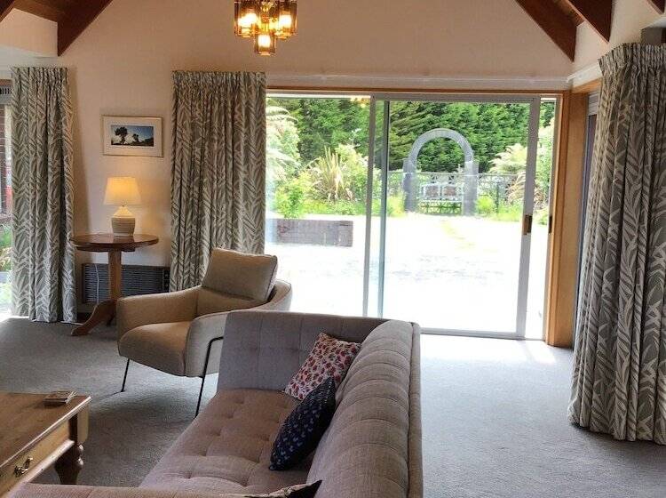 Woodland Glen Lodge B&b