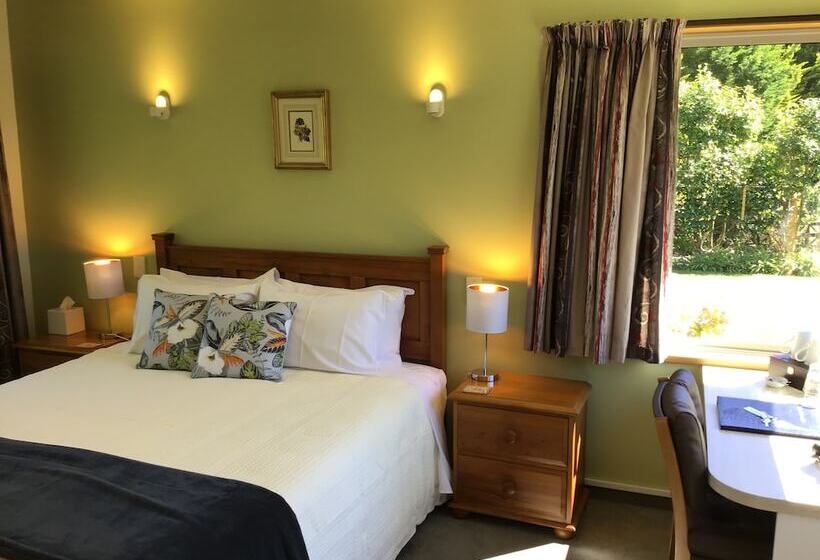 Woodland Glen Lodge B&b