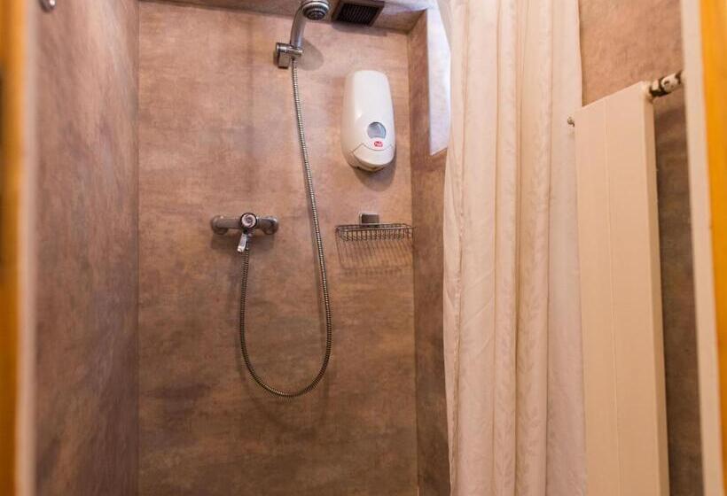 ユースホステル Gasthaus Pension Zum Turm