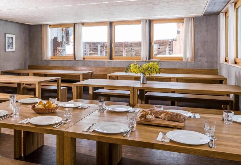 旅馆 Nova Casa Spinatscha Sedrun