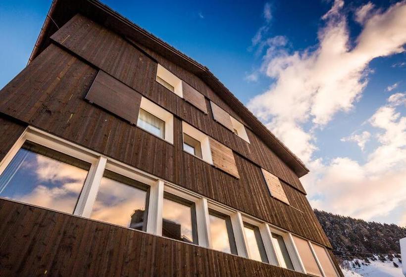 旅馆 Nova Casa Spinatscha Sedrun