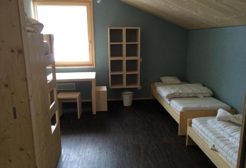 旅馆 Nova Casa Spinatscha Sedrun