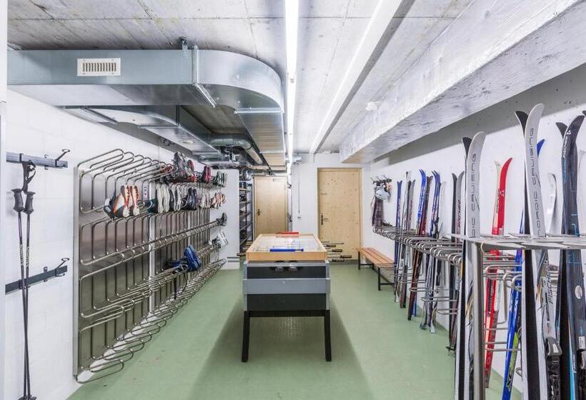 旅馆 Nova Casa Spinatscha Sedrun