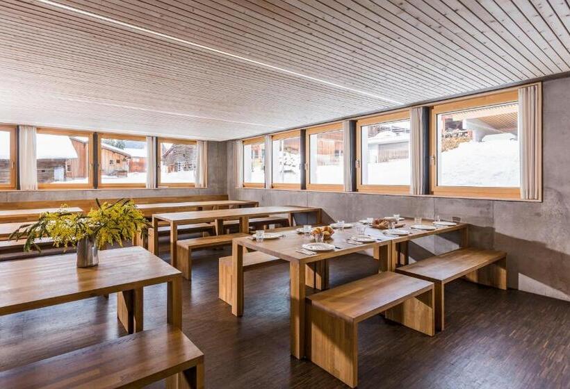 旅馆 Nova Casa Spinatscha Sedrun