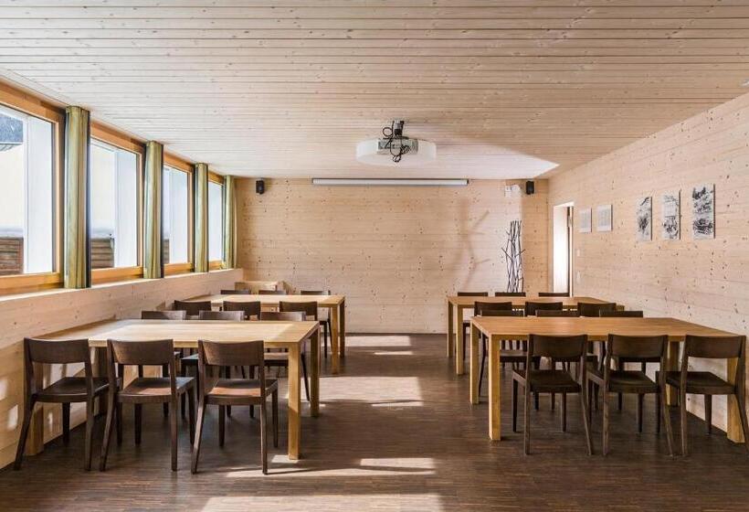 旅馆 Nova Casa Spinatscha Sedrun